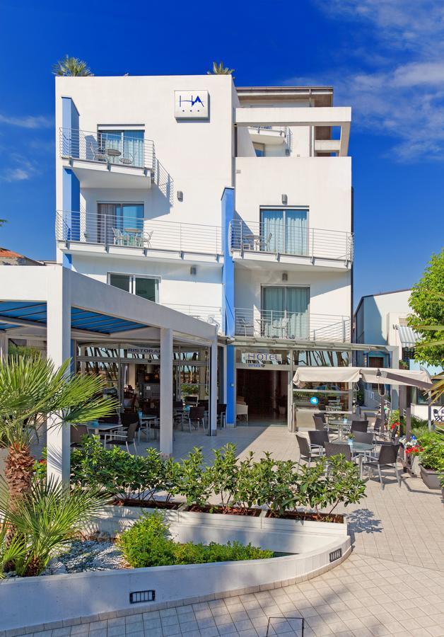 Hotel Antares 알바아드리안티카 외부 사진